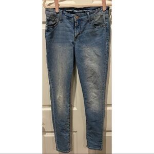 Women's Super Skinny Mid-Rise Jeans​​​​​​​​​​​​
